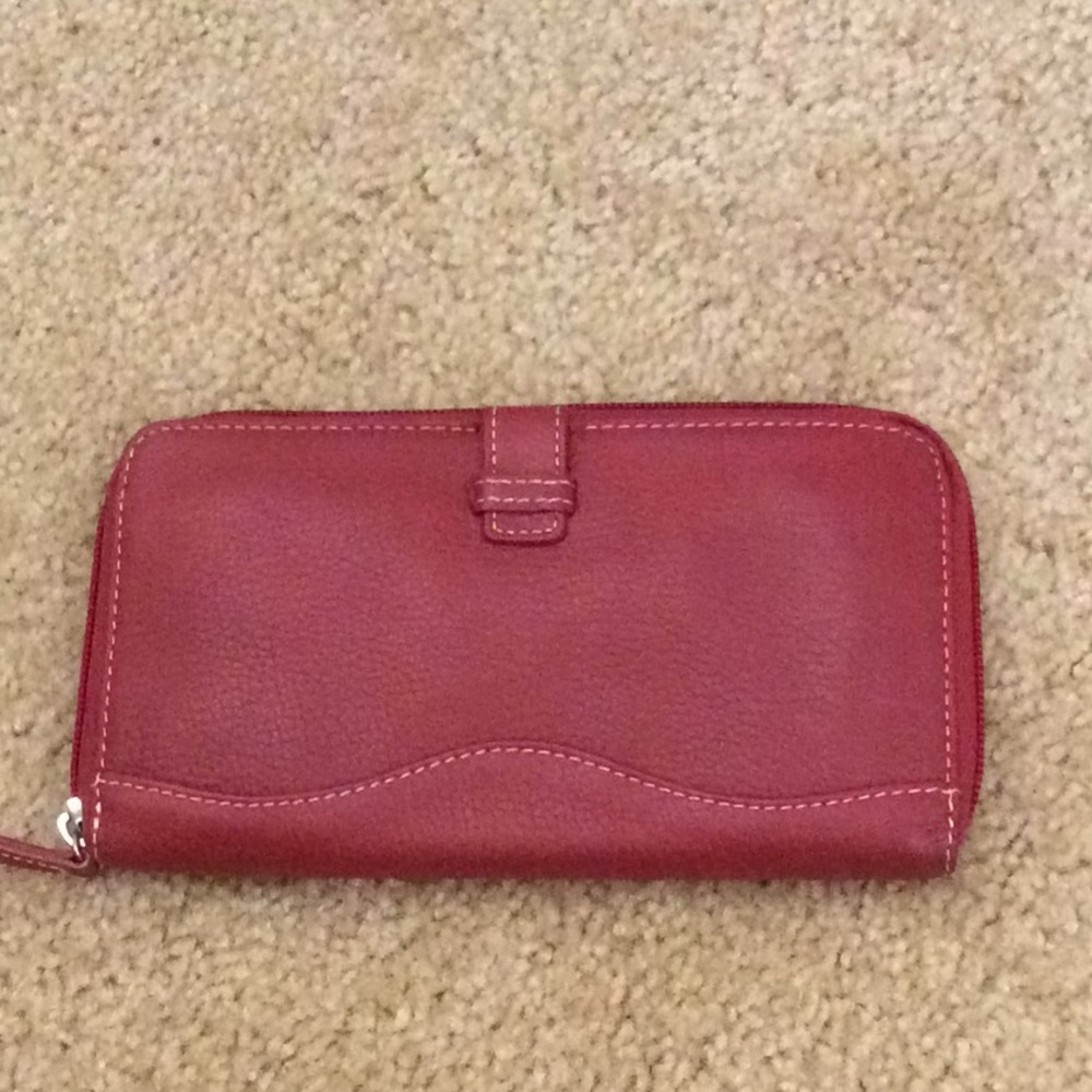 Tignanello wallet, NWOT
